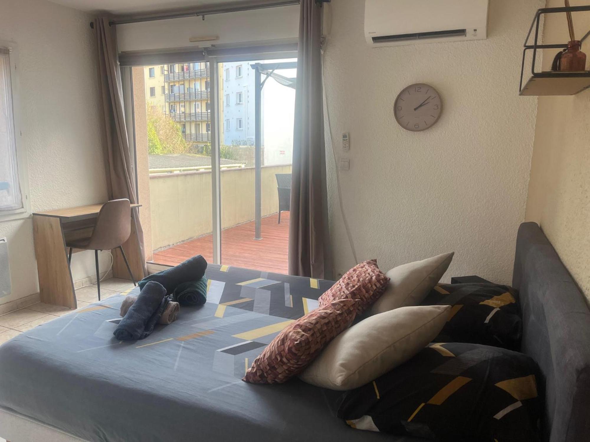 Studio Climatise Et Grande Terrasse Tarbes Centre Kültér fotó