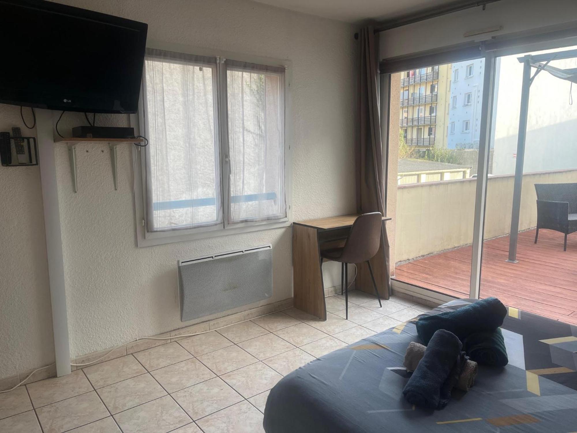 Studio Climatise Et Grande Terrasse Tarbes Centre Kültér fotó